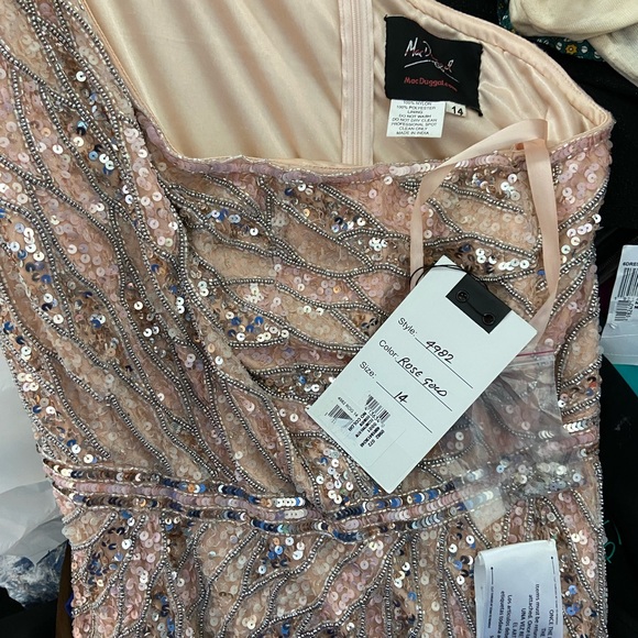Mac Duggal EMBELLISHED ONE SLEEVE GOWN W/ SEQUIN BELT 8 / 14 - Picture 11 of 12